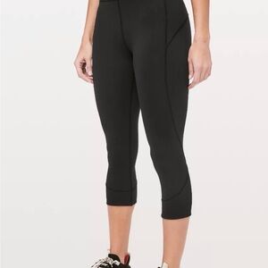 Lululemon In Movement Crop *Everlux 19"